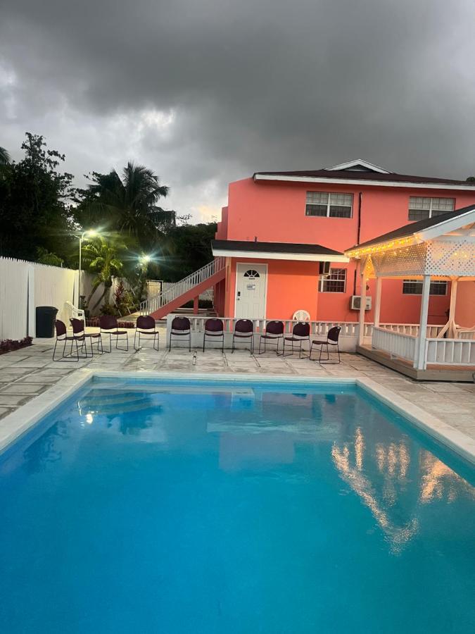 Appartamento Tropical Hideaway Nassau Esterno foto