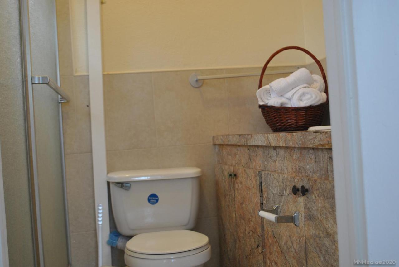 Appartamento Tropical Hideaway Nassau Esterno foto