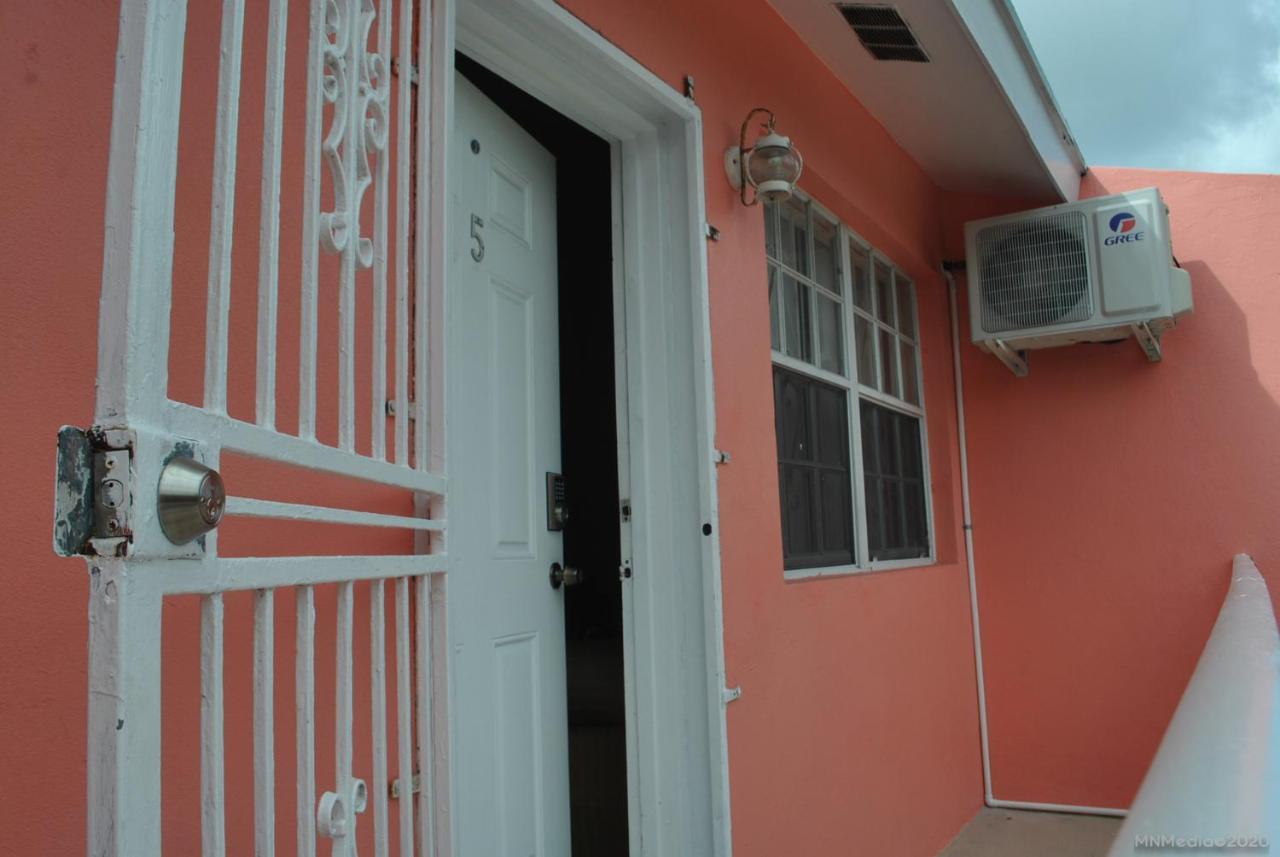 Appartamento Tropical Hideaway Nassau Esterno foto