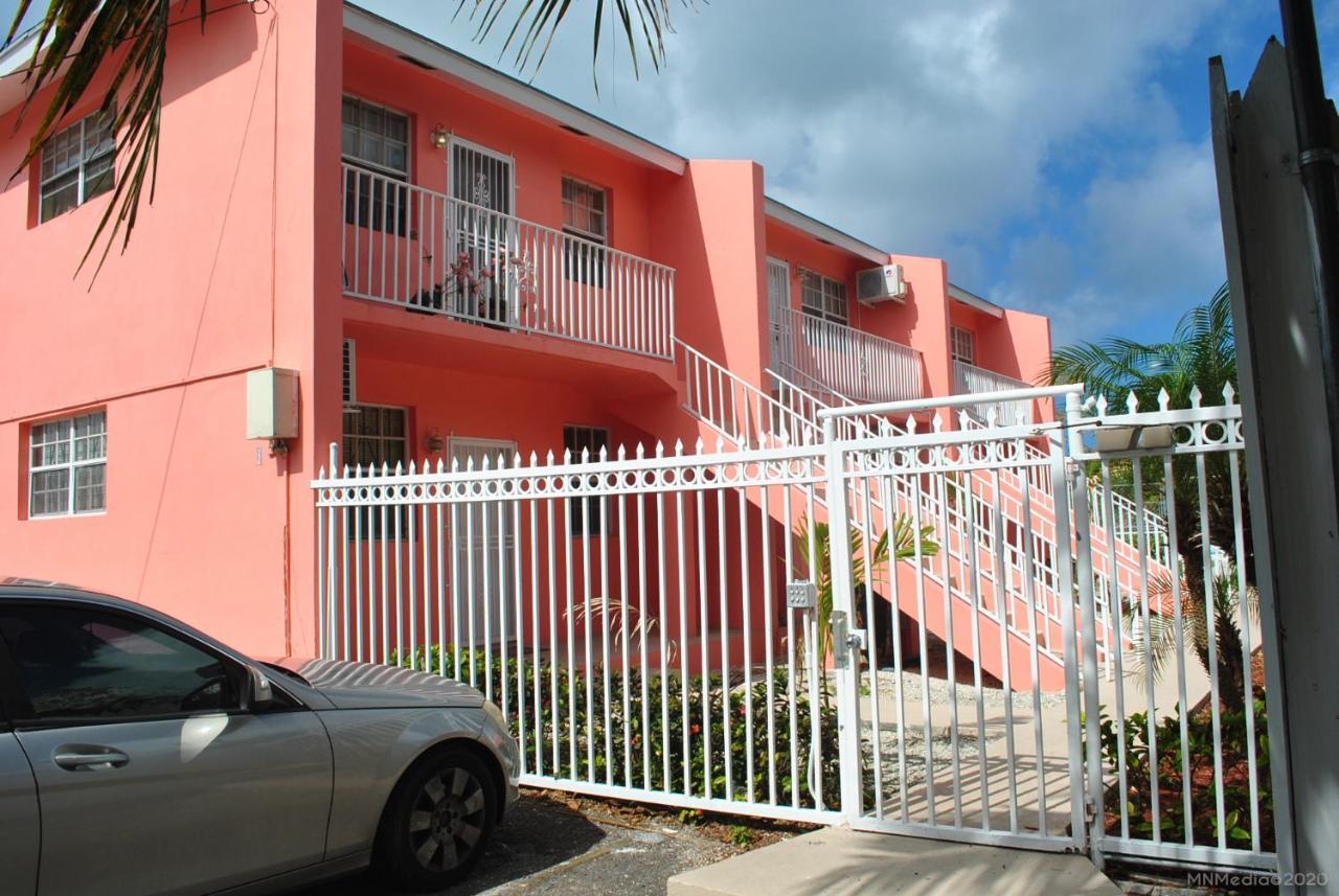 Appartamento Tropical Hideaway Nassau Esterno foto